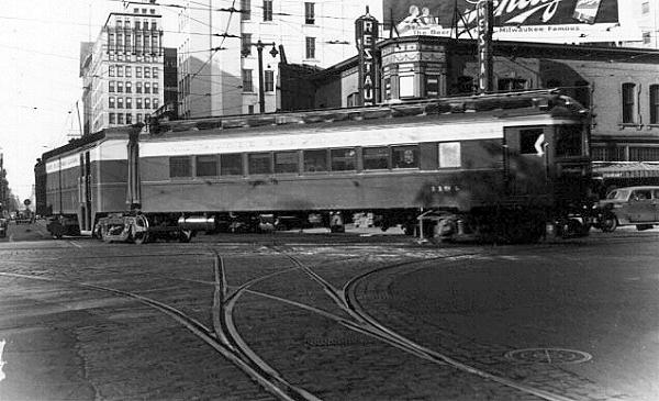usr_m_mke_mkeint_1181_n3rdwmichigan_bv_mke143.jpg