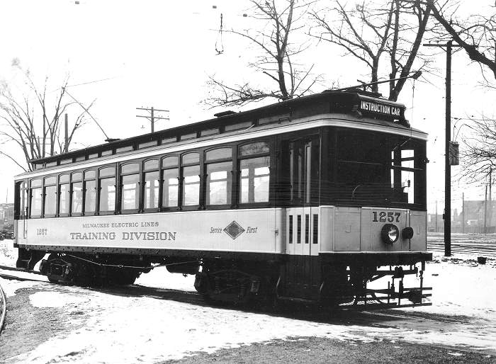 usr_m_mke_mkeint_1257_trainingcar_bv_tmerl34.jpg