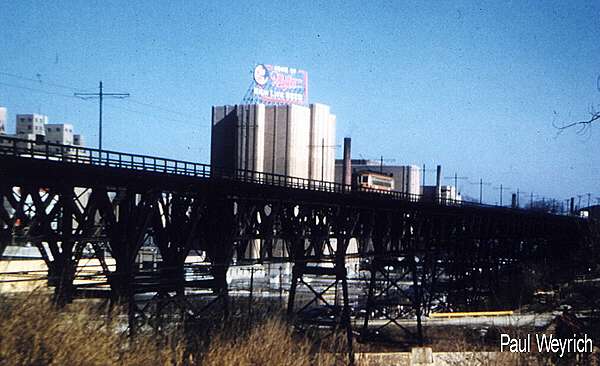 usr_m_mke_x0037_wellsstviaduct_paweboklkj_mke389.jpg