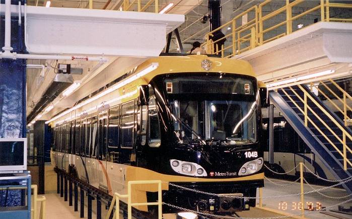 usr_m_msp_m104_shops_20031030_bvigr_hlr010.jpg
