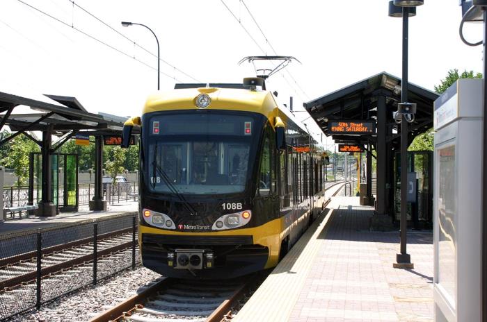 usr_m_msp_m108_50thststation_20040622_vladked_hlr088.jpg