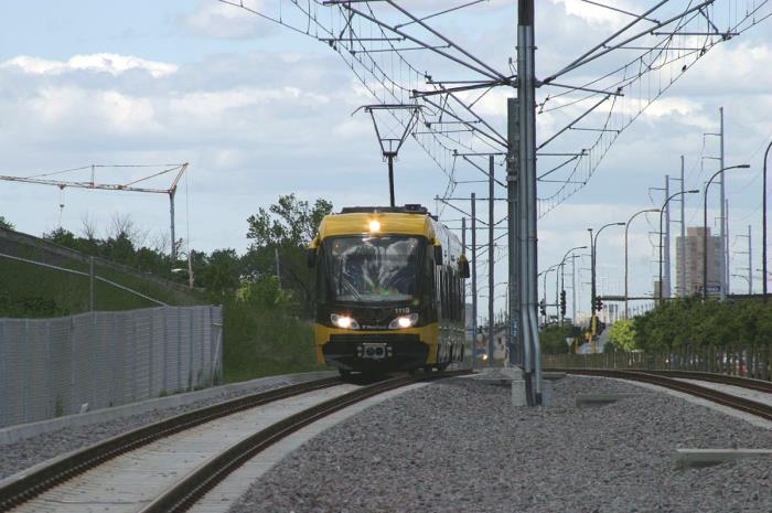 usr_m_msp_m111_38thststation_20040622_vladked_hlr120.jpg