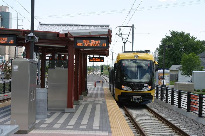 usr_m_msp_m111_38thststation_20040622_vladked_hlr123.jpg