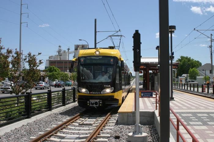usr_m_msp_m112_38thststation_20040622_vladked_hlr137.jpg