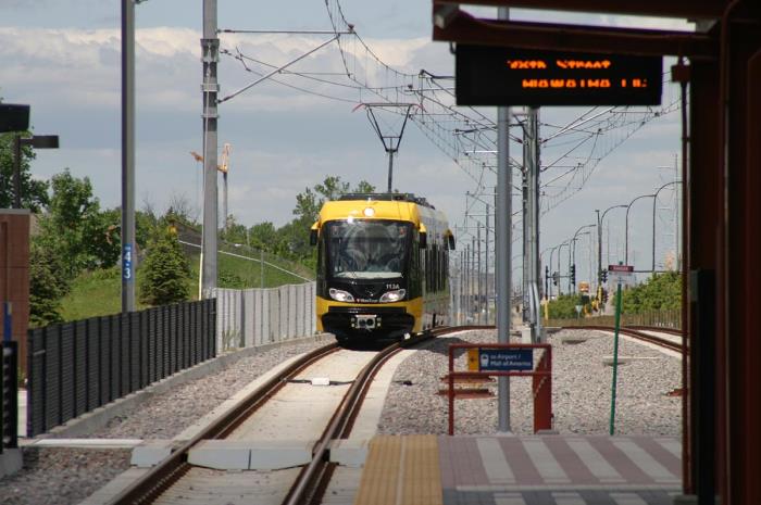 usr_m_msp_m112_38thststation_20040622_vladked_hlr141.jpg