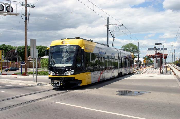 usr_m_msp_m113_38thststation_20040622_vladked_hlr146.jpg
