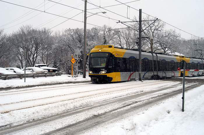 usr_m_msp_m114_minnehaha+54th_20051229_dmewh_hlr160.jpg