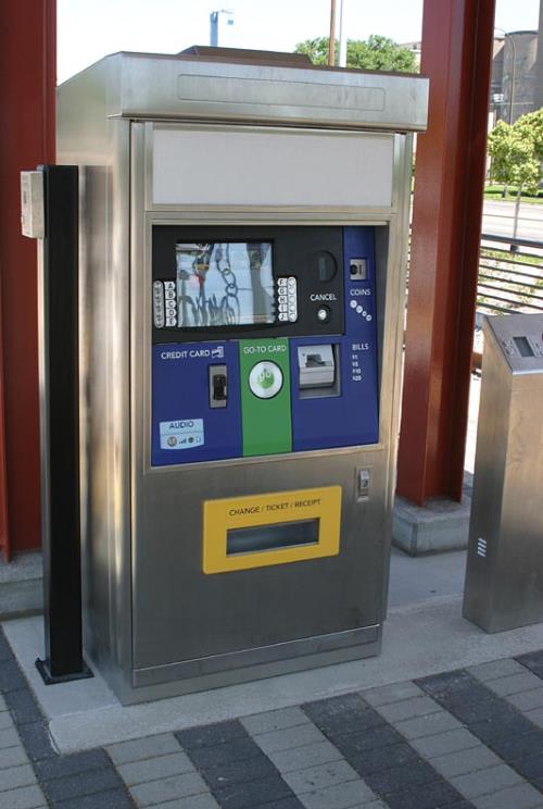 usr_m_msp_misc_38thststation+ticketmachine_20040622_vladked_hlr150.jpg