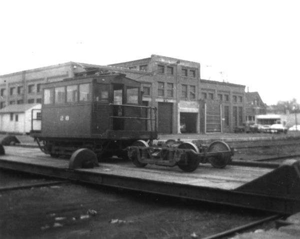 usr_m_msp_work'028_snellingstation+truck_dme_tcrt059.jpg