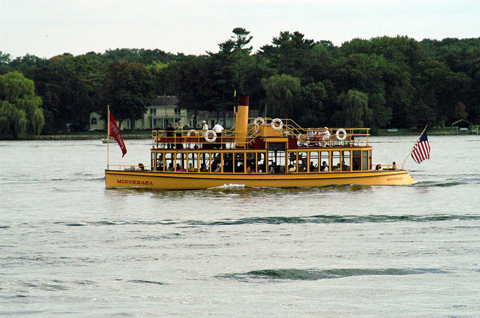 usr_m_museum_lakeminnetonka_boat'minnehaha_20040911_dme_tcrt279.jpg