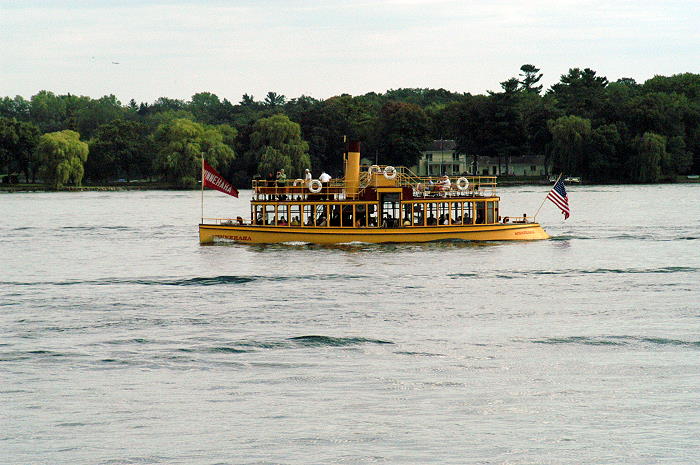usr_m_museum_lakeminnetonka_boat'minnehaha_20040911_dme_tcrt280.jpg