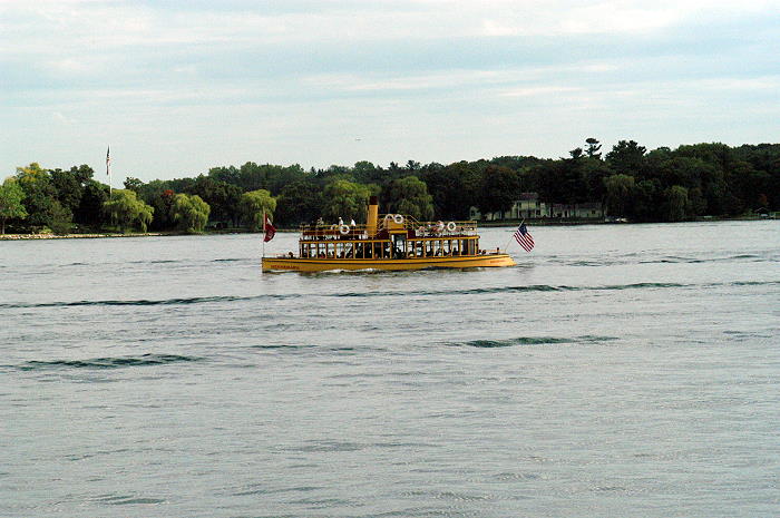 usr_m_museum_lakeminnetonka_boat'minnehaha_20040911_dme_tcrt281.jpg