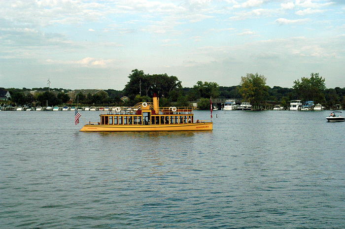 usr_m_museum_lakeminnetonka_boat'minnehaha_20040911_dme_tcrt284.jpg