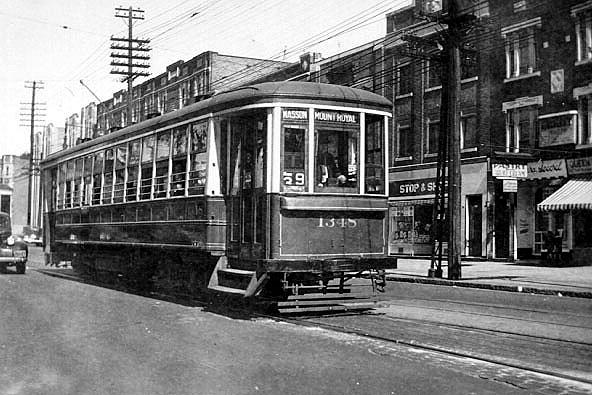cnr_m_mtl_1348_queenmarydecariewb_bvjh_20.jpg