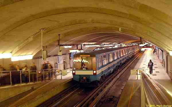 cnr_m_mtl_metro-mr73'xxxxx_plamondon+staton_20011024_mdufo_mm06.jpg