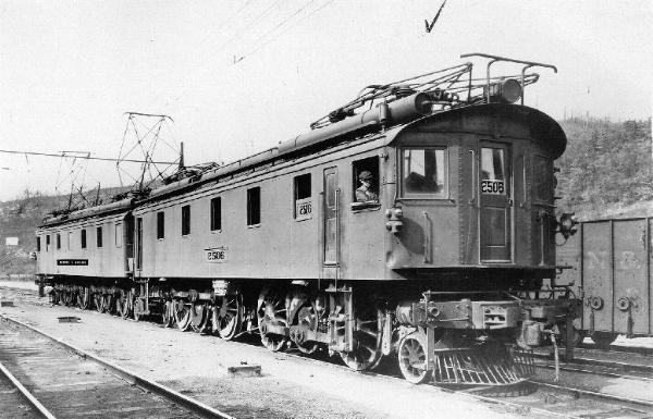 usr_m_nandw_lc1-2506_010.jpg