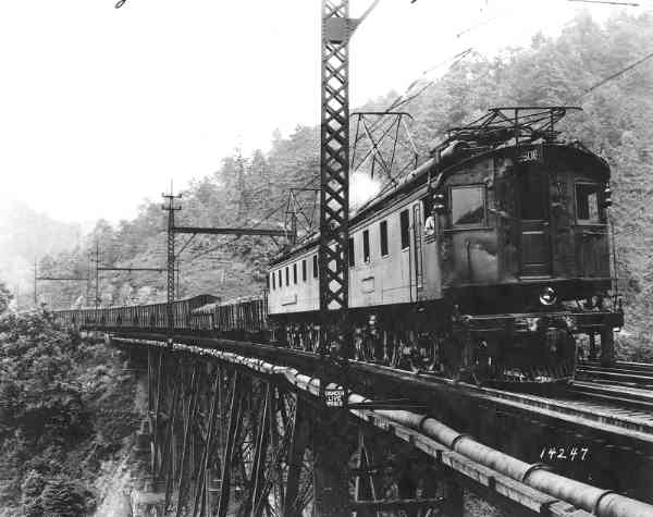 usr_m_nandw_lc1-2508_062.jpg