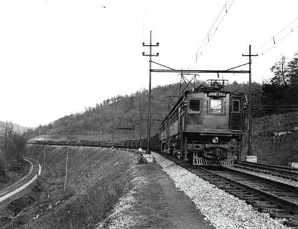 usr_m_nandw_lc1-2512_052.jpg