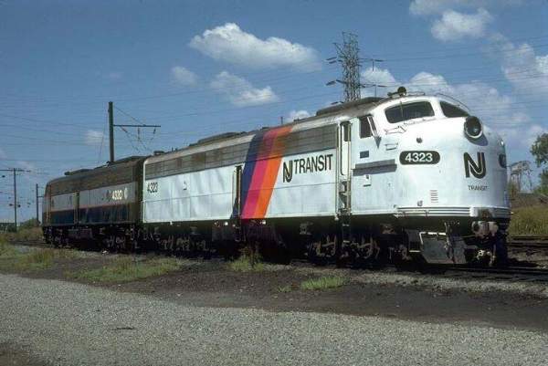 usr_m_njt_dsl'e8a'4323,e8a'4320_south+amboy_jt_njt016.jpg