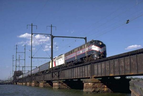 usr_m_njt_dsl'eunits_raritan+river_jt_njt015.jpg