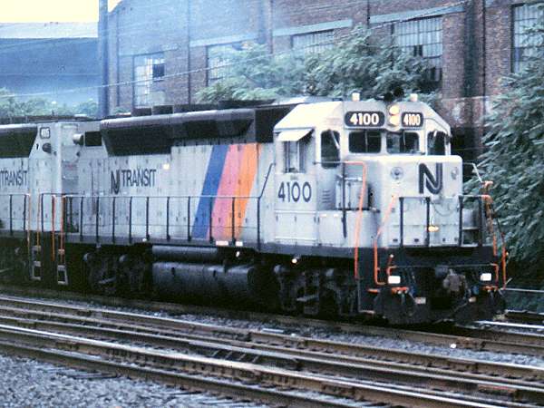 usr_m_njt_dsl'gp40'4100_harrison_198608_bclou_njt036.jpg