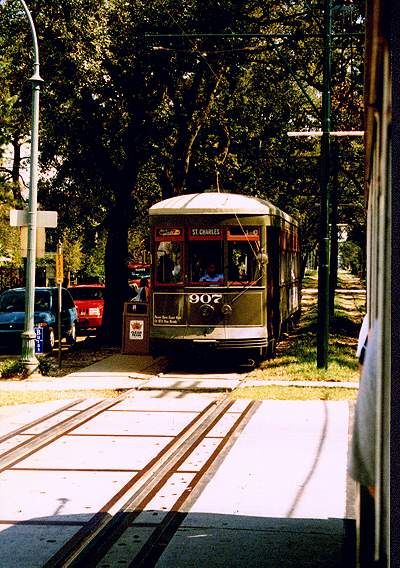 usr_m_nor_0907_stcharlesave_19980926_stevloi_no080.jpg