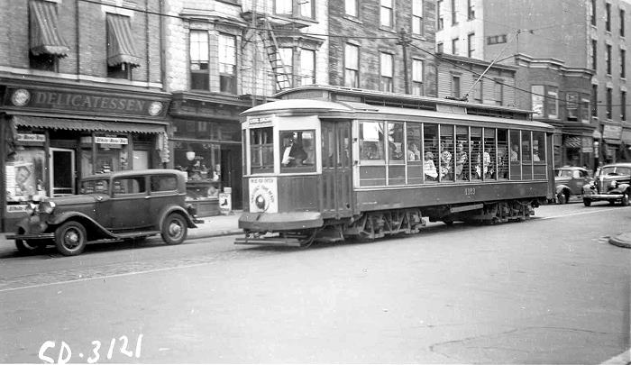usr_m_nyc+brk+stcr_4182_crosstown+line_fp_bqt710.jpg