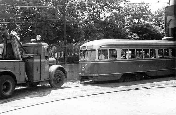 usr_m_nyc+brk+stcr_pcc1052_being+towed_fp_bqt744.jpg