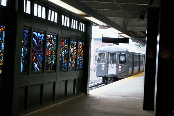 usr_m_nyc-oth_sub-franklinaveshuttle_franklin+ave+station_19991031_slew_slb1210.jpg