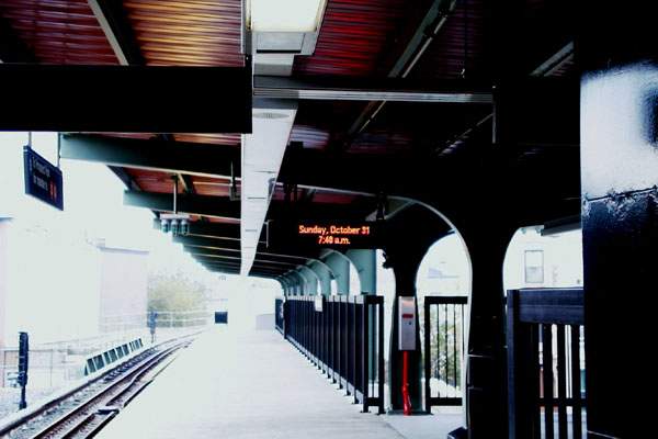 usr_m_nyc-oth_sub-franklinaveshuttle_franklin+ave+station_19991031_slew_slb1218.jpg