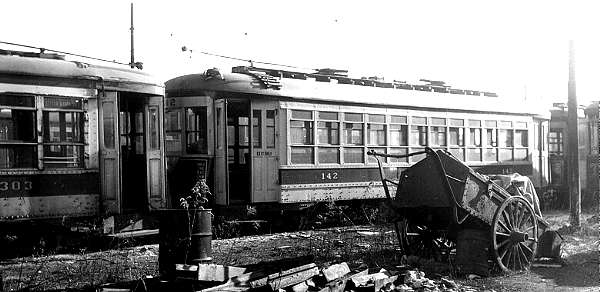 usr_m_nyc-tars_0142_mtvernon-gardenyard_1950_sidsell+jwthomas_tarst014.jpg