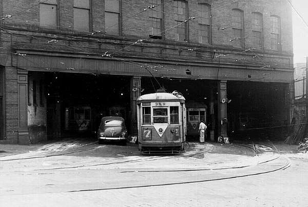 usr_m_nyc-tars_0359_yonkers-carhouse_1952_bmolnar+jwthomas_tarst045.jpg