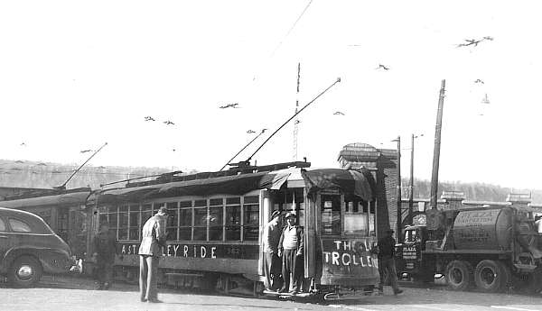 usr_m_nyc-tars_0363_lastcar_19521108_sidsell+jwthomas_tarst048.jpg