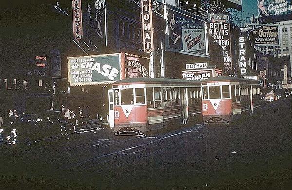 usr_m_nyc-tars_0602_timessquare_jt_tars033.jpg