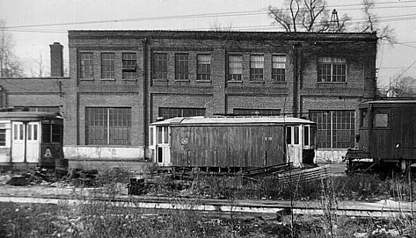 usr_m_nyc-tars_work'sandcar18_mtvernon-gardenyard_1947_sidsell+jwthomas_tarst089.jpg