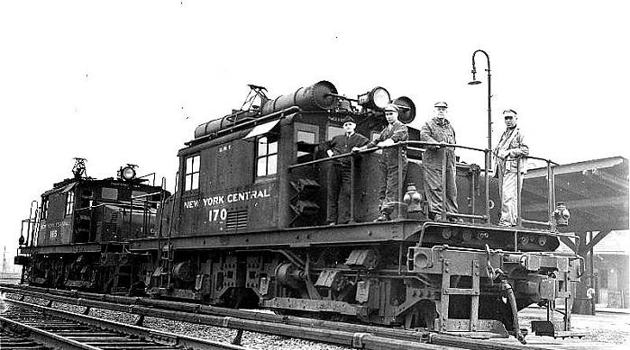 usr_m_nycrr_loco0170,loco0165_windsor+on_1946_nyc55.jpg