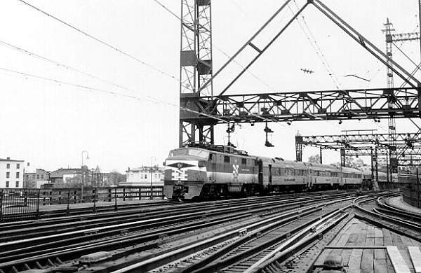 usr_m_nynhh_ep5_bv_nh075.jpg