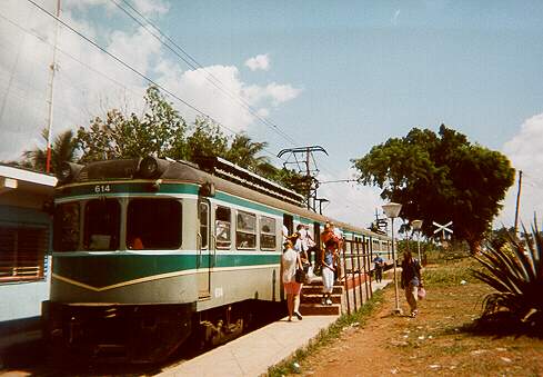 cocu_m_cuba_hershey_0614_20000325_bv_hersh15.jpg
