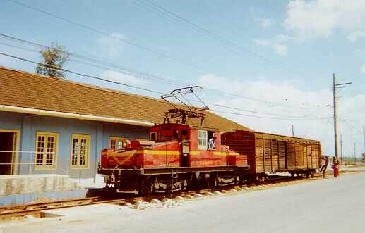 cocu_m_cuba_hershey_frt20802_hershey+station_20010200_bv_hersh27.jpg