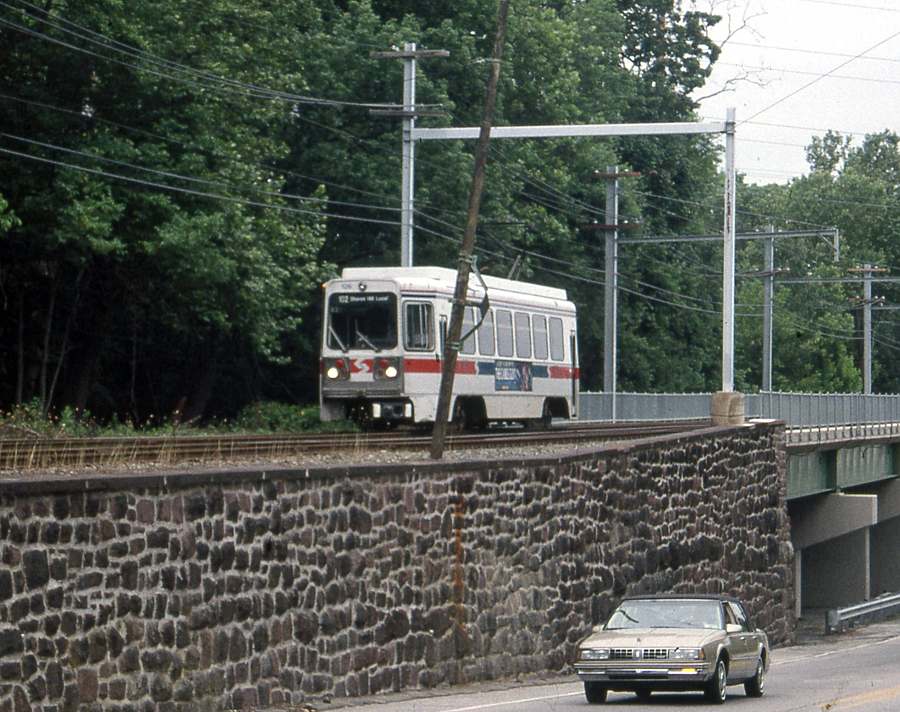 usr_m_phl+septa-trolley_126_naylorsruntrestle_19960629_bv_pw422.jpg