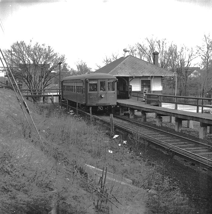 usr_m_phl+pw_1xx_straffordstation_aa+ehav_ehpw045.jpg