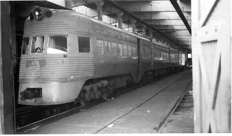 usr_m_phl+pw_libertyliner'independencehall_72ndstshops_19631109_bv_pw445.jpg