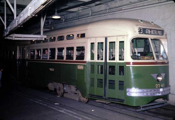usr_m_phl_2747_13thsttrolleystation_joelance+jimboyl_phil207.jpg
