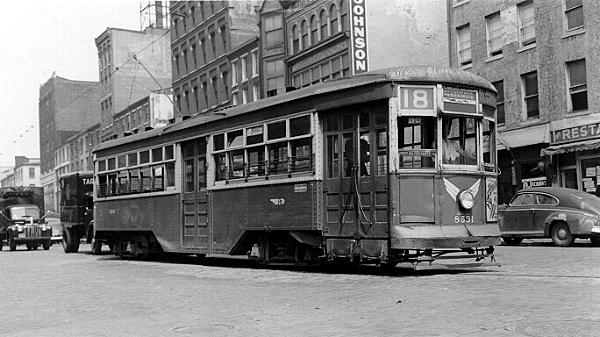 usr_m_phl_8531_market+front_1951_bv_bvph094.jpg