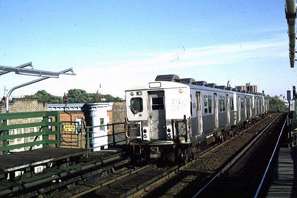 usr_m_phl_market+el_704_52ndstreet_19711107_jt_phil100.jpg
