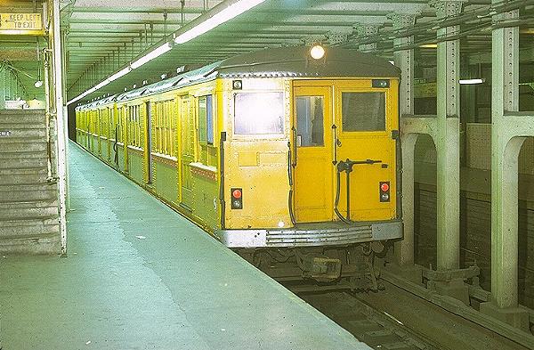 usr_m_phl_market+el_work'r1_15thststation_jt_phil102.jpg