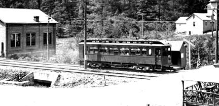 usr_m_pit_conv_007_oldcar.jpg