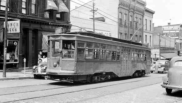 usr_m_pit_conv_4357_mainchestnut_1940s_billvig.jpg