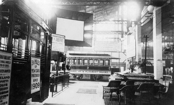 usr_m_pit_misc_002_expositionbuildingdisplay_bv.jpg