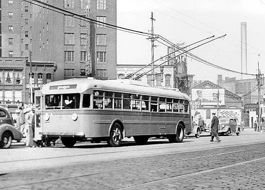 usr_m_pit_misc_011_trolleybus_03_1936_westobbv.jpg